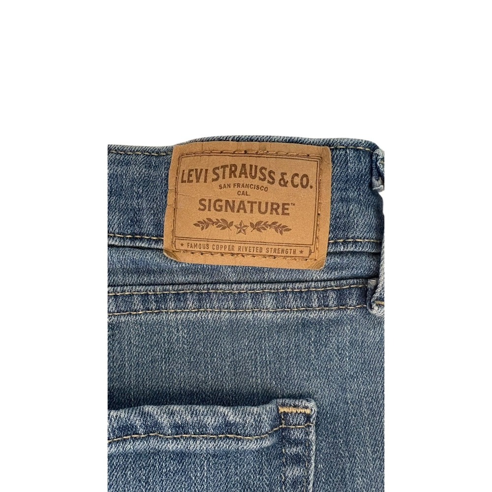 Levi Strauss Signature Women's Size 12 Mid-Rise Straight Jeans Blue Denim - Picture 4 of 5